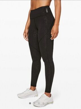 Lululemon X Barry’s Stronger as one 28” Legging, Like New